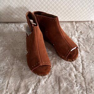 Very Volatile Los Angeles Betsy Platform Shoe Whiskey/ Cheetah Size 7 NEW